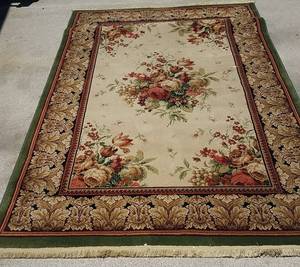 lot 200 image: Area Rug