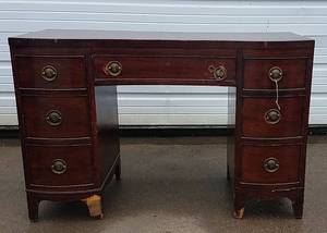 lot 201 image: Vintage Dressing table
