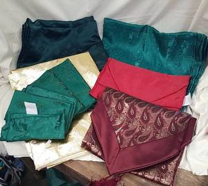 lot 257 image: Table Cloths, Table Runners