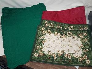 lot 290 image: Christmas Placemats