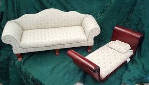 lot 310 image: Doll Furniture