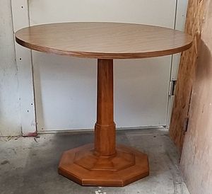 lot 318 image: Round Top Faux-Wood Table