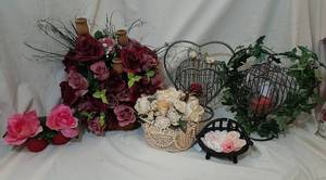 lot 364 image: Floral Decorations