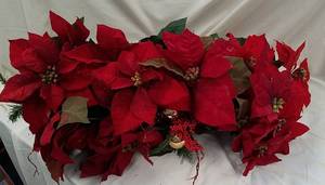 lot 394 image: Artificial Poinsettias