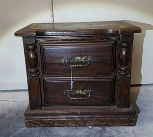 lot 351 image: Vintage Wooden End Table