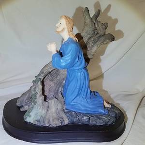 lot 398 image: Resin Statue of Jesus in the Garden of Gethsemane