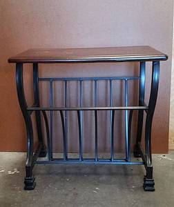 lot 414 image: Side Table w Magazine Rack