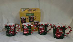 lot 416 image: Set of 4 Peppermint Santa Mugs