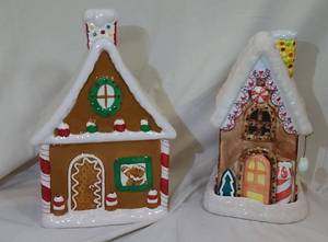 lot 422 image: Ceramic Gingerbread Houses