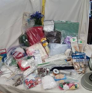 lot 425 image: Arts &amp Crafts Supplies