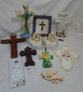 lot 434 image: Assorted Christian Decor