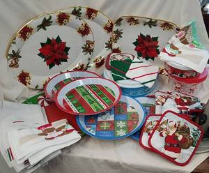 lot 437 image: Christmas Kitchen Items