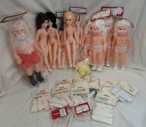 lot 463 image: Doll Supplies