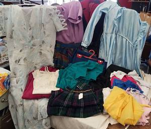 lot 466 image: Clothing