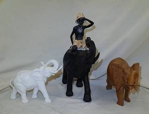 lot 504 image: 3 Elephants
