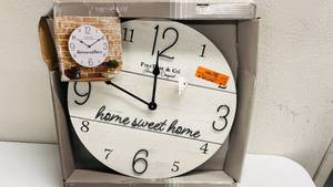 lot 107 image: Home Sweet Home Clock