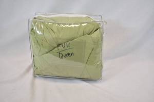 lot 117 image: Green Sheet Set Fullqueen Size