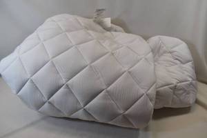 lot 136 image: Sealy Airflow Cooling Mattress Pad 78x80in King (no package)