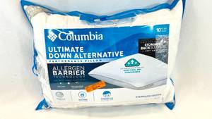 lot 137 image: Columbia Ultimate Down Alternative Pillow Standard 19.5x27.5in