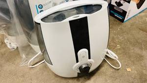 lot 271 image: 2.0 Gal Dual Tank Homedics Total Comfort Ultrasonic Humidifier Warm & Cool Mist White