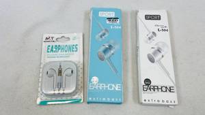lot 356 image: Earphones Headphones (Wired) Lot of 3