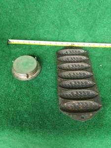 lot 17 image: Household items - cornbread pan
