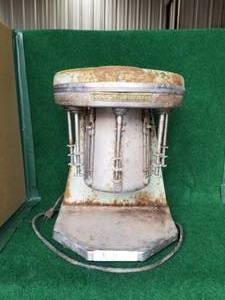 lot 7 image: Vintage multimixer shake maker