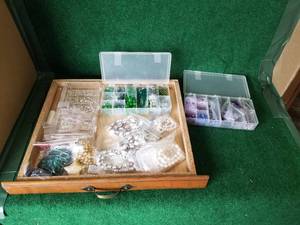 lot 52 image: Jewelry making supplies