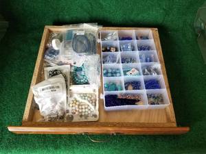 lot 54 image: Jewelry making supplies