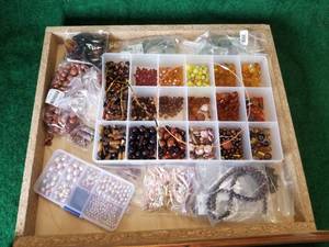 lot 56 image: Jewelry making supplies