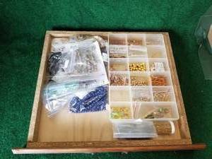 lot 57 image: Jewelry making supplies