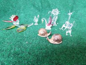 lot 32 image: Household items