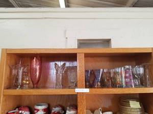 lot 43 image: Household items
