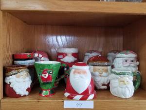 lot 44 image: Christmas Decorations - Santas