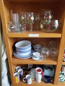 lot 48 image: Household items - shelf lots
