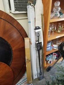 lot 64 image: Household items - selection of curtain rods