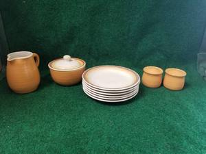 lot 228 image: Household items - dishware