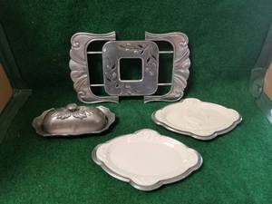 lot 233 image: Lenox metalware