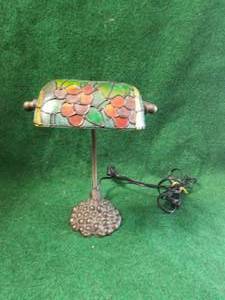 lot 92 image: Household items - lamp