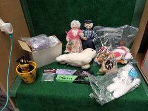 lot 105 image: Collectibles