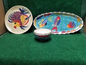 lot 108 image: Household items - decorative dishware