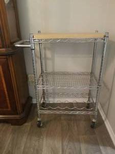 lot 234 image: Metal rack serving tray stand on wheels