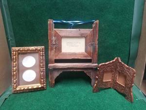 lot 153 image: Vintage picture frames