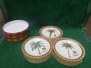lot 156 image: Household items  -DISHWARE