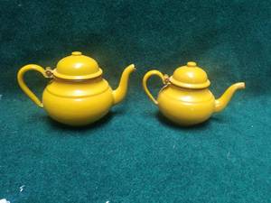 lot 158 image: Metal tea pots
