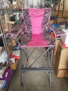 lot 160 image: Camping chairs
