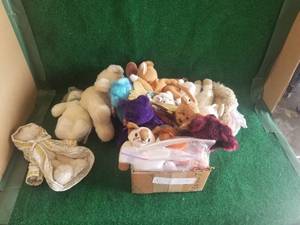 lot 256 image: Beanie babies lot