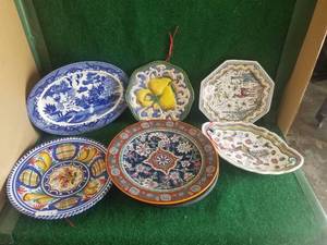 lot 169 image: Household items - plates