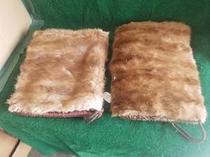 lot 176 image: Fur muff hand warmer