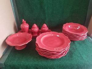 lot 183 image: Household items - red dishware
